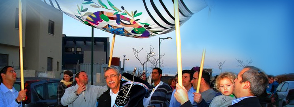 בונים בית כנסת בנחושה - מבצע גיוס אבני בניין